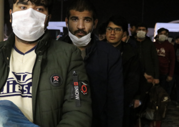 Ağrı'da yakalanmışlardı: 227 Afgan düzensiz göçmen uçakla ülkelerine gönderildi