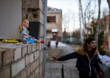 BM: Ukrayna'da en az 1932 sivil öldü, 4,7 milyon kişi komşu ülkelere geçti