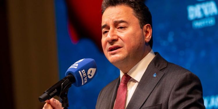 Babacan: Emekliyi, sabit ve dar gelirliyi enflasyona ezdirmeyeceğiz