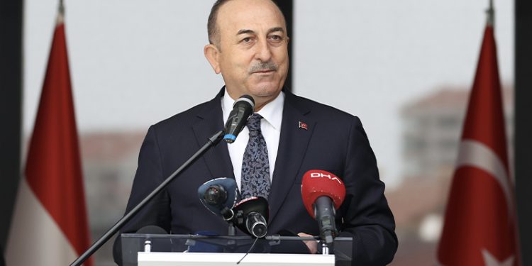Bakan Çavuşoğlu: Endonezya ile 10 milyar dolarlık ticaret hedefi için çalışmaya devam edeceğiz