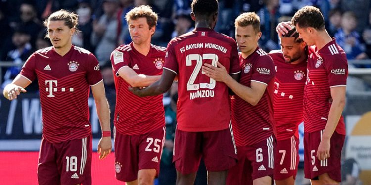 Bayern Münih üst üste 10. şampiyonluğuna koşuyor