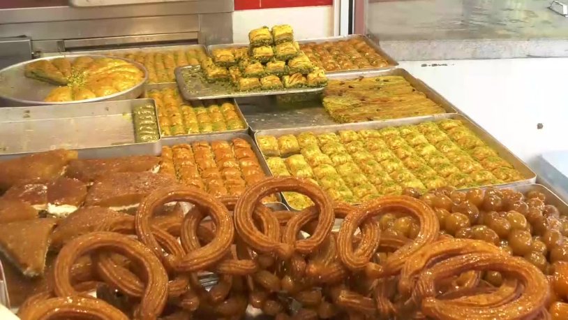 Bayramın tadı kaçtı, baklava artık lüks: 'İnsanlar taneyle alıyor'