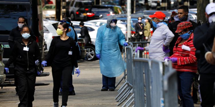 Beyaz Saray: Toplu taşımada maske zorunluluğunun kaldırılması kararı hayal kırıklığı