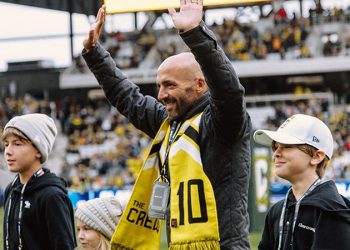 Beşiktaş'ın eski forveti 1 günlük sözleşme imzaladı, efsane ilan edildi