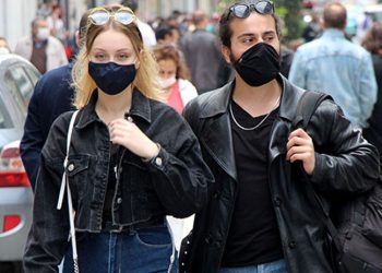 Bilim Kurulu Üyesi: Koronavirüsten ders alınmalı, grip olan da maske takmalı