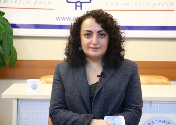 Bir doktorun hukuk zaferi: Üç kez uzaklaştırıldı, üçüncü kez işine geri döndü