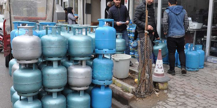 Bir zam da mutfak tüpüne; fiyatı 316 liraya ulaştı!