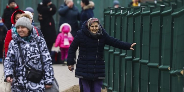 Birleşmiş Milletler açıkladı: Ukrayna'dan komşu ülkelere 5 milyon kişi geçti