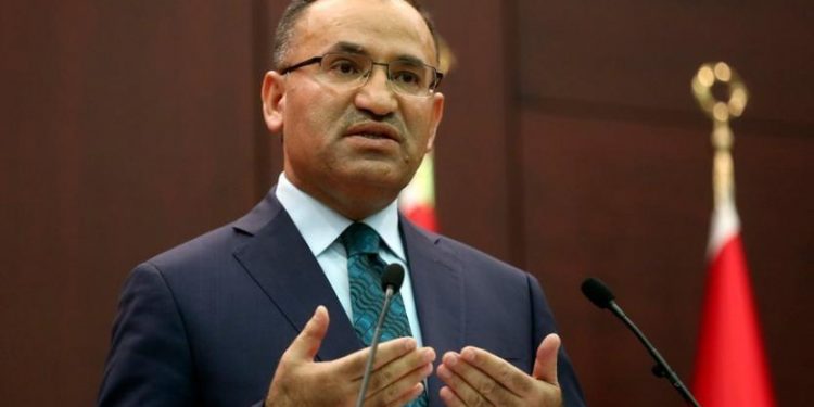 Bozdağ, cezaevlerinde işkence iddialarını, cezaevi yönetimlerine soracak!
