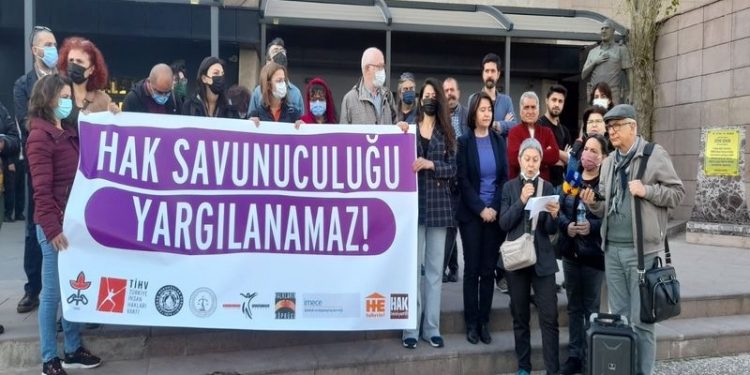 Boğaziçi Direnişi’ne destek eylemi davası görüldü: 6 hak savunucusu hakim karşısında