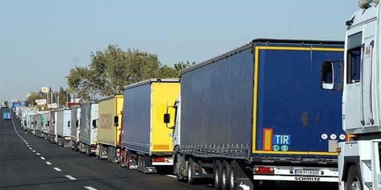 Bu da taşımacılık krizi: 1500 TIR gitmek, 7 bin TIR dönmek için 45 gündür bekliyor