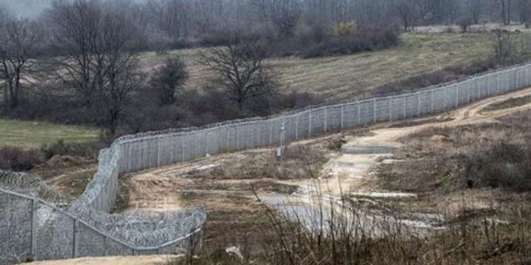 Bulgaristan sınırında bir mülteci donarak yaşamını yitirdi