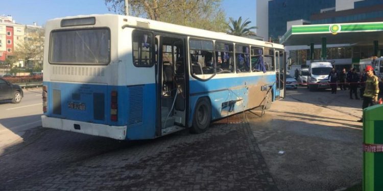 Bursa'da infaz koruma memurlarını taşıyan otobüse EYP'li saldırı: 1 kişi hayatını kaybetti, yaralılar var