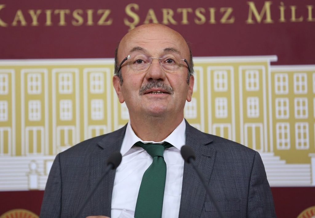 CHP’li Bekaroğlu: Cengiz İnşaat artık pazarlık da yapmıyor, işleri ihalesiz alıyor