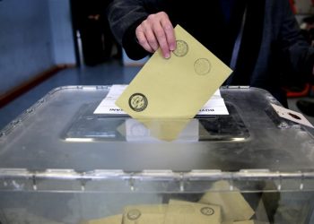 CHP heyeti AYM'ye gidiyor: Yeni seçim yasasının 3 maddesinin iptali isteniyor