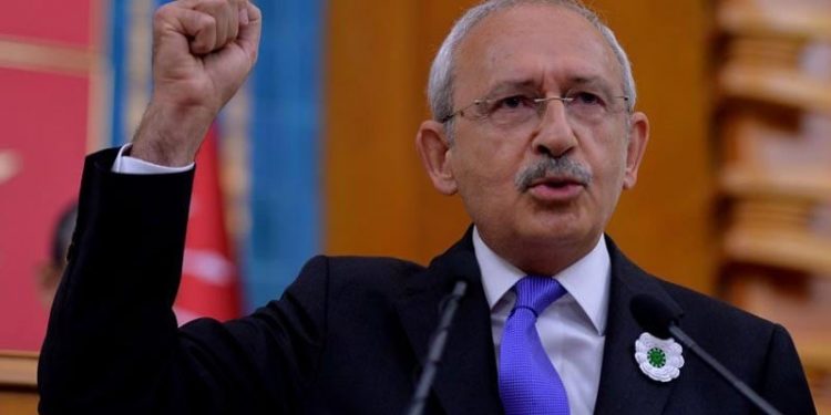 CHP kurmayları: Kılıçdaroğlu herkese 'tarafınızı seçin' mesajı verdi