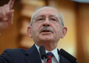 CHP lideri Kılı&ccedil;daroğlu elektriklerinin kesildiğini duyurdu