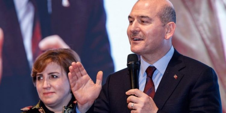 CHP milletvekillerinden Soylu'ya tepki: Genel başkanımız 3 soru sordu, laga luga etmeden cevap ver