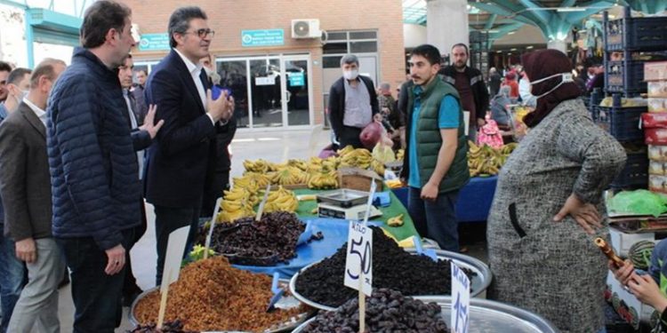 CHP'li Aytekin: En büyük banknot olan 200 lirayla sadece 4 kilo biber alınabiliyor