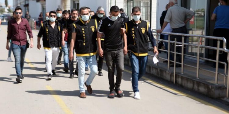 CHP'li belediye başkanına yumurtalı saldırı düzenleyenler gözaltına alındı