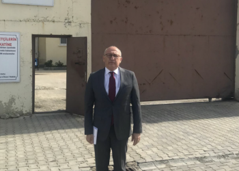 CHP'li Çakırözer, Osman Kavala'yı cezaevinde ziyaret etti: 'Artık bu eziyete, utanca son verilmeli'