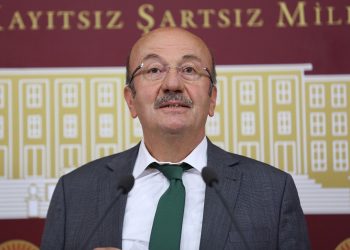 CHP’li Bekaroğlu: Cengiz İnşaat artık pazarlık da yapmıyor, işleri ihalesiz alıyor