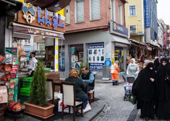 CHP’li Özgür Karabat, rakamlarla anlattı: Kayda girmemiş milyonlarca mülteci var