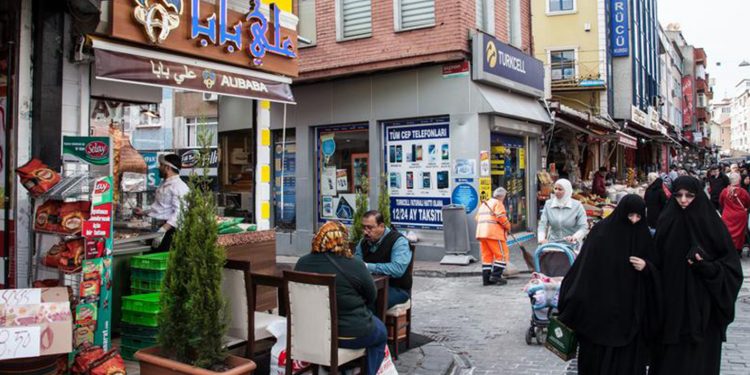 CHP’li Özgür Karabat, rakamlarla anlattı: Kayda girmemiş milyonlarca mülteci var