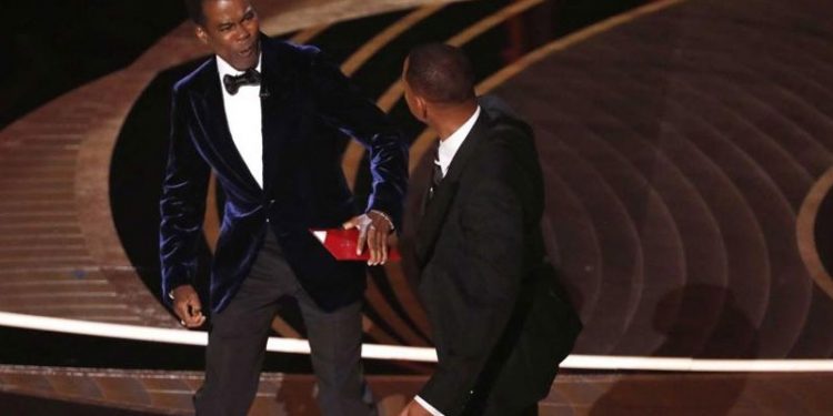 Chris Rock'a tokat atan Will Smith, Akademi'den istifa etti