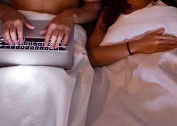 'Cinsel içerikli film izleme' ilanına rekor başvuru