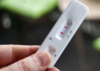 Covid: Neden pek çok kişi tekrar Koronavirüs'e yakalanıyor?