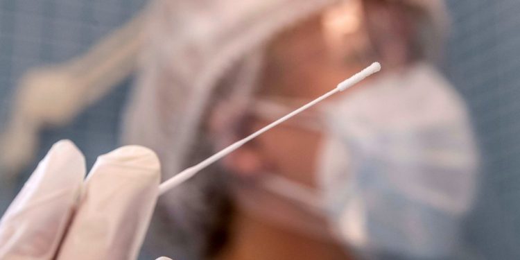 Covid: İngiltere'deki son araştırmanın bulguları neler?