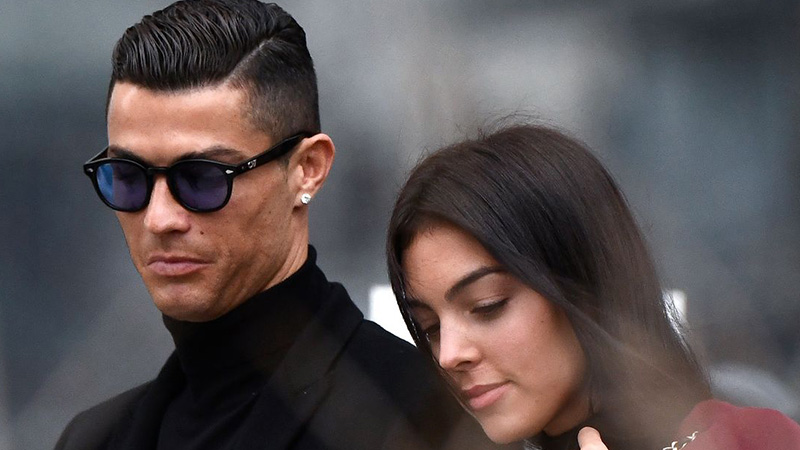 Cristiano Ronaldo, yeni doğan oğlunu kaybettiğini duyurdu