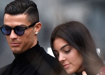 Cristiano Ronaldo, yeni doğan oğlunu kaybettiğini duyurdu