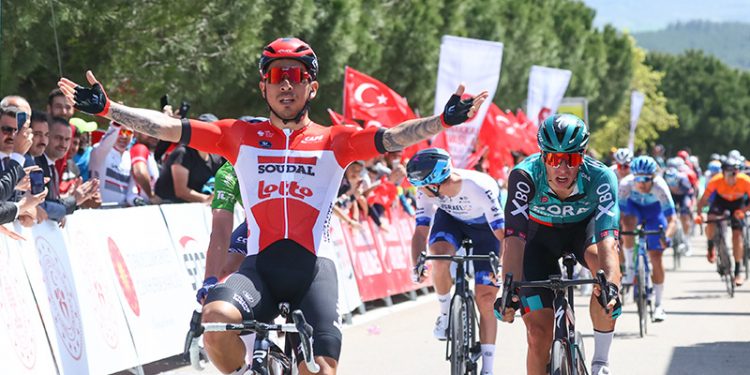 Cumhurbaşkanlığı Türkiye Bisiklet Turu’nun 6. etabını Caleb Ewan kazandı