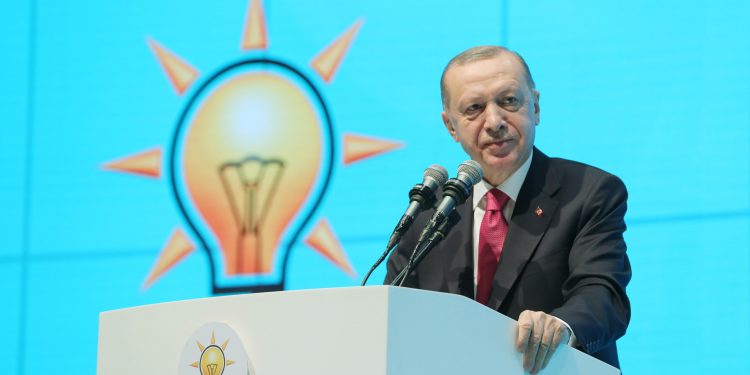 Cumhurbaşkanı Erdoğan: Milletimizin yaşadığı sıkıntıları çözebilecek tek parti AK parti