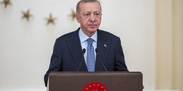 Cumhurbaşkanı Erdoğan'dan Tunus açıklaması: Meclis'in feshedilmesini ve milletvekilleri hakkında soruşturma başlatılmasını üzüntüyle karşılıyoruz