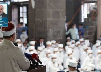 Diyaneti görmeyip laiklik savunması şaşırtıcıdır