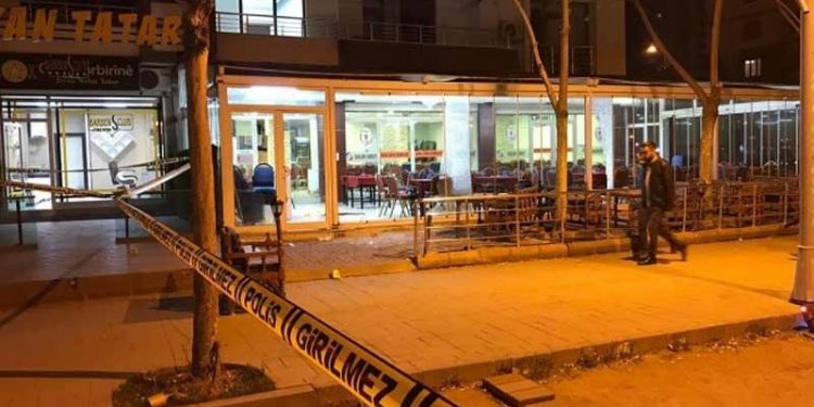 Diyarbakır’da bir kıraathaneye silahlı saldırı: 1'i ağır 3 kişi yaralı