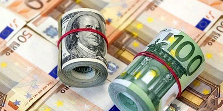Dolar 14,86, euro 15.64 TL’den haftayı kapattı