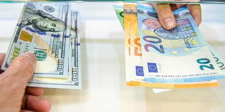 Döviz haftayı yükselişle kapattı: Dolar 14,75 TL euro 15,95 TL oldu