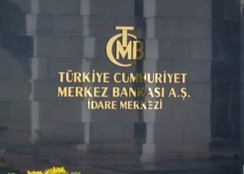 Dövizi TL’ye ‘yeteri kadar’ döndüremeyen bankalara ceza uygulaması yine ertelendi