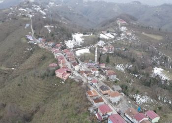 Dünyada örneği yok: Kapı komşuları 2 dakika farkla iftar açıyor