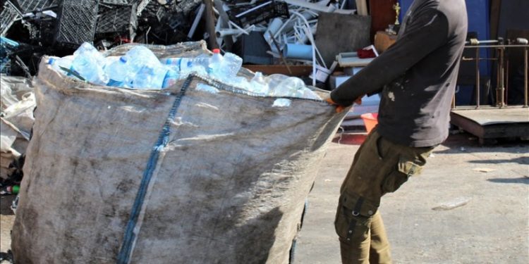 Düzenleme geliyor. Atık toplayıcılar çöpleri üniformayla toplayacaklar