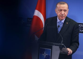 Economist: Türkiye hem Ukrayna’ya silah satıyor hem Rus sermayesine sıcak bakıyor