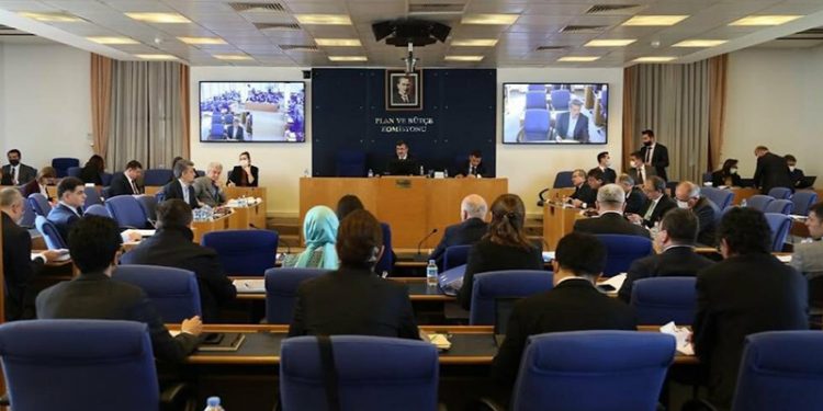Ekonomik düzenlemeler içeren torba teklif, TBMM Plan Bütçe Komisyonu’nda kabul edildi