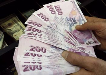 Ekonomik güven endeksi nisan ayında yine geriledi