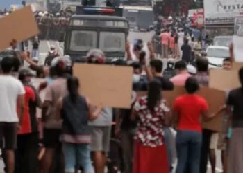 Ekonomik kriz nedeniyle protestoların sürdüğü Sri Lanka'da tüm bakanlar istifa etti