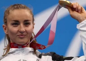 Elena Krawzow: Playboy kapağına çıkan ilk Paralimpik yüzücü