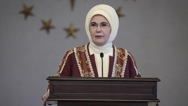 Emine Erdoğan: Kadınlar mahalle baskısına maruz kalıyor